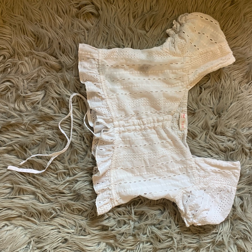 White shein crop top. Never worn came with a stain